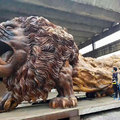 20 ember 3 év munkája és kész Kína egyik új látványossága, egy óriás oroszlán!