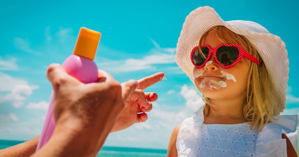 sunscreen-sun-safety-little-girl-child-beach-1024x538.jpg