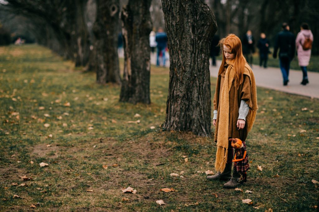 young-girl-posing-park-1024x682.jpg