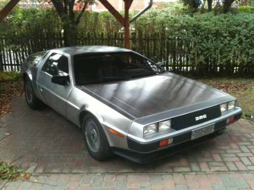 szabidelorean1.jpg