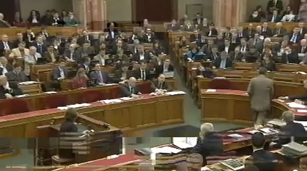 parlament.jpg