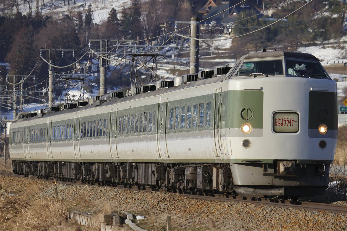 Az egyik „Asama” festésű 189-es sorozatú motorvonat az azóta szintén megszűnt „Ohayo Liner”-ként (Ohayo = Jó reggelt!) (Forrás: Twitter | Hakutaka E7)