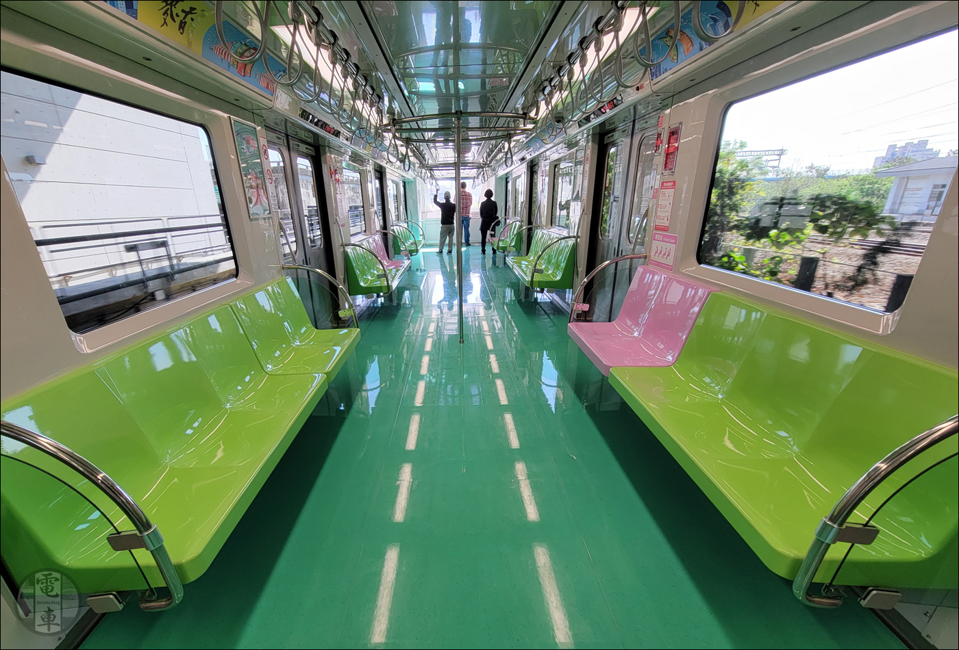 A Taichung Metro járműveinek utastere.