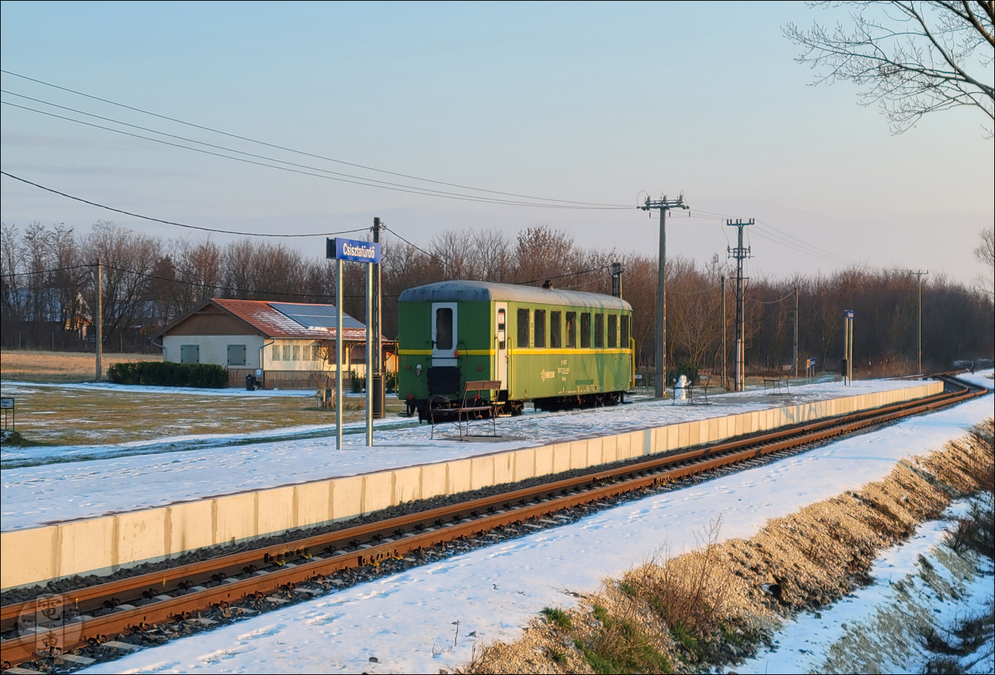那天在Csisztafürdő站停車的唯一客車。