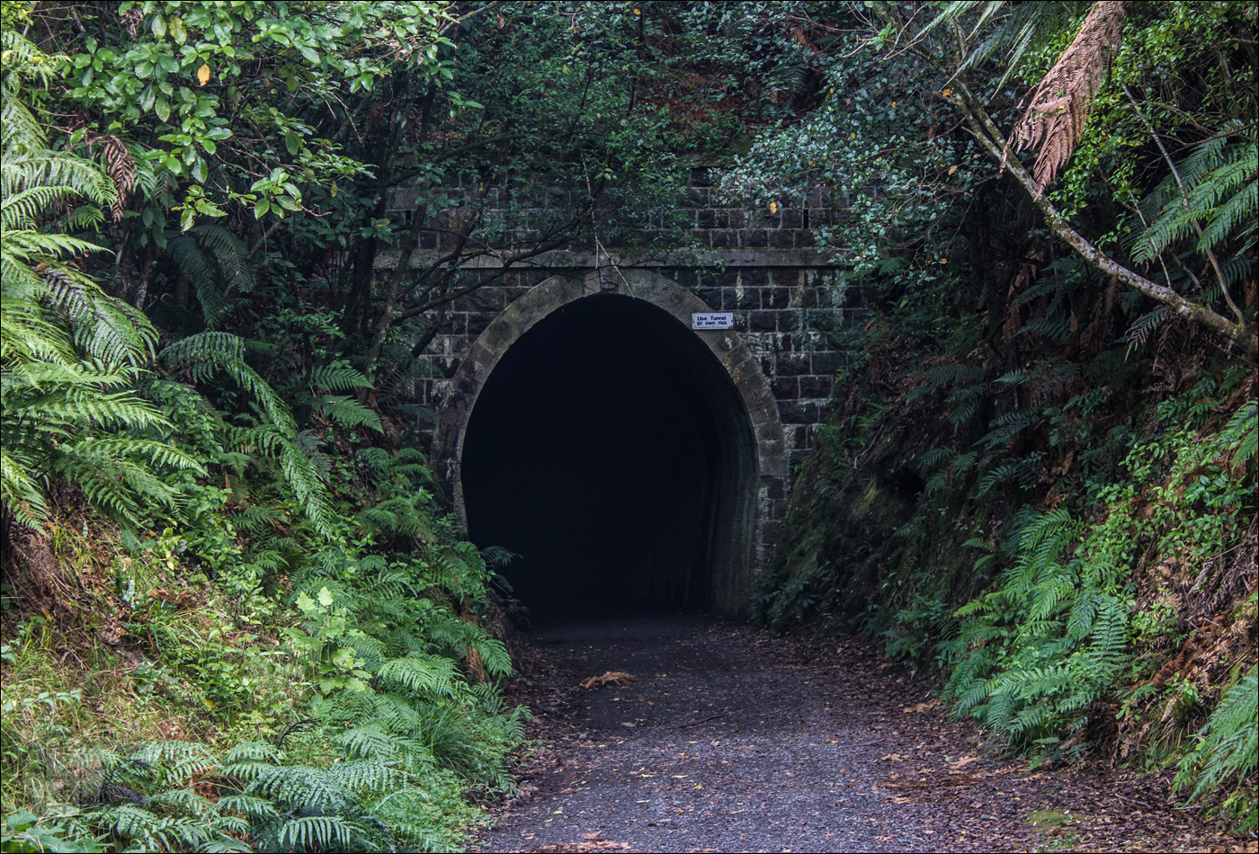 Az egykori Mangaroa-alagút ma egy túraösvény része, mely bárki által szabadon látogatható.