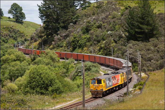 Hiába a szigetország legforgalmasabb fővonala, mégis veszélyeztetett faj a villamos vontatás az Auckland és Wellington között húzódó North Island Main Line-on.