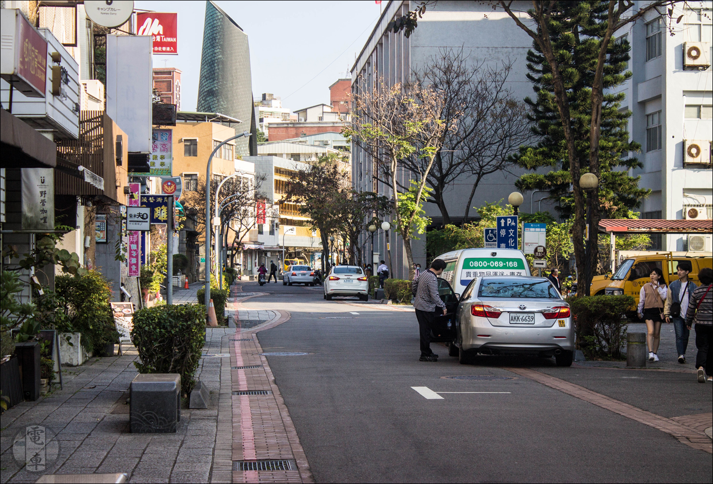 A Tamsui óváros részlete. A tervek szerint ezen út mentén futna a villamos a Taipei Metro Tamsui állomása felé.