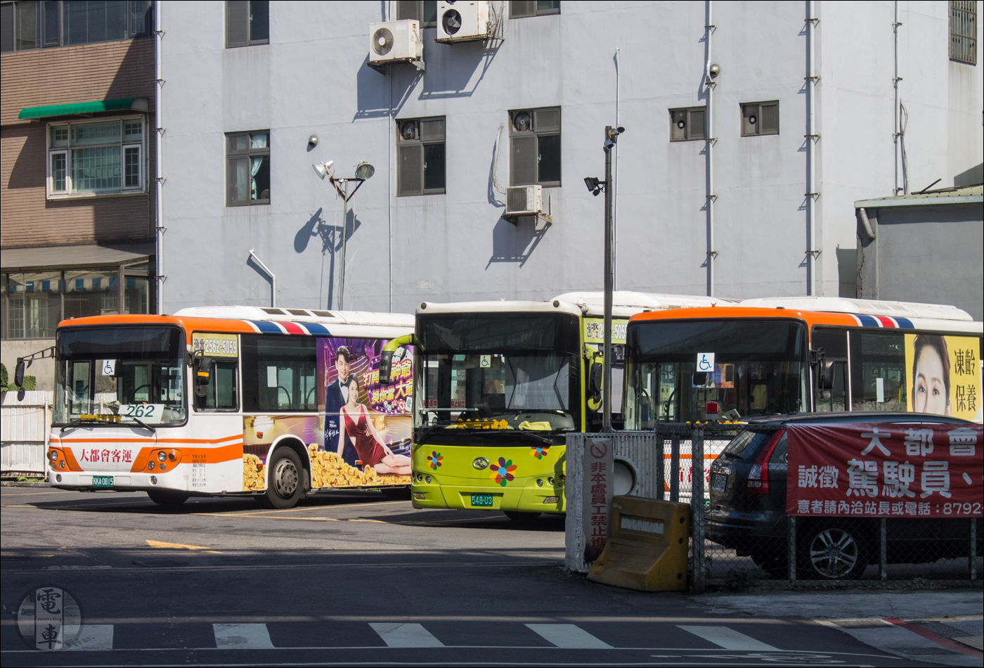 A Taipei Bus néhány járműve.