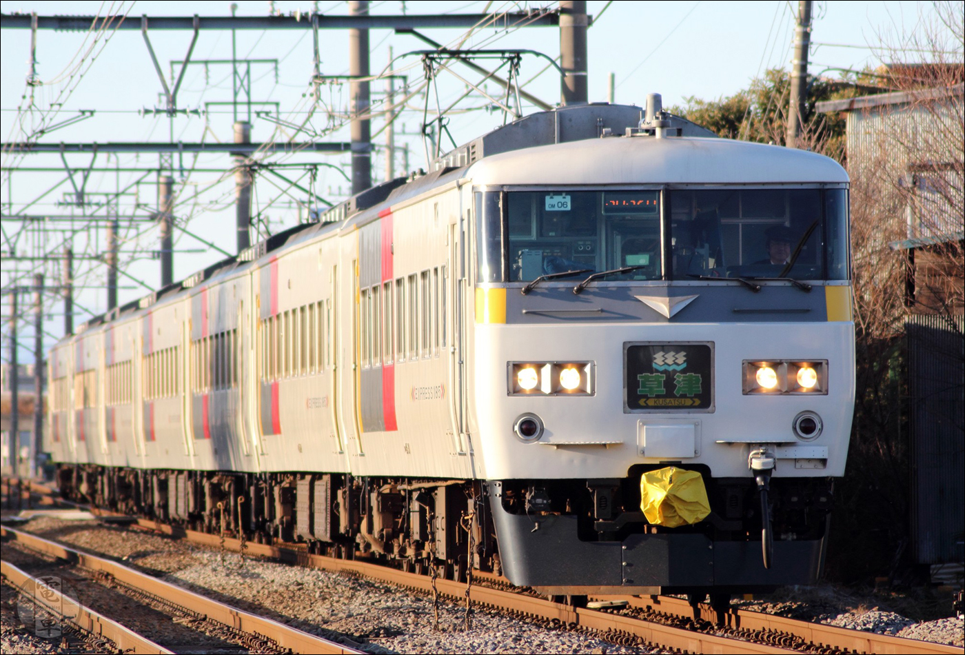 Az 1995 és 1998 között zajló „Renewal” (megújulás) korszerűsítési program keretén belül a Shim-Maebashi vontatási telephelyhez tartozó valamennyi 185-ös sorozatú motorvonat átalakult, létrehozva a közelmúltig is közlekedő 185-200-as alsorozatot.