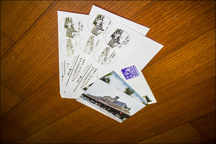 A taichungi és a környékbeli állomások bezárását megörökítendő, a TRA ilyen és ehhez hasonló emléktárgyakkal várta az érdeklődőket. A képeslapokból illetve a borítékokból 3 darab 50 tajvani dollárba került.