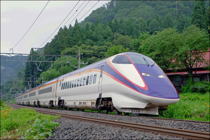 JR East E3-2000-es sorozatú shinkansen.