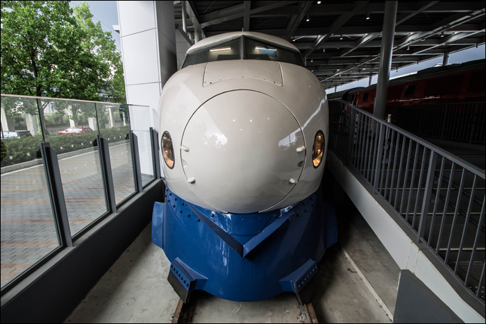 A H1 jelű 0-s sorozatú shinkansen 22-1 számú vezérlőkocsija.