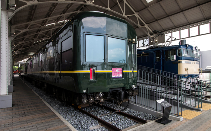 A „Twilight Express” három legyártott szerelvényéből (részben) egy a régi-új Kyotoi Vasúti Múzeumban tekinthető meg.