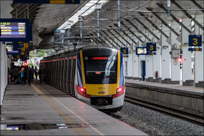 KTMB Class 92-es sorozatú EMU Padang Besar állomáson.