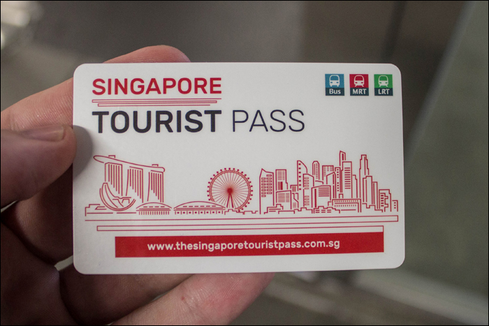 A Singapore Tourist Pass 10 dollártól indul, de a viteldíjak figyelembevételével relatíve sokat kell utazni ahhoz, hogy megtérüljön a kártyára kiadott összeg.