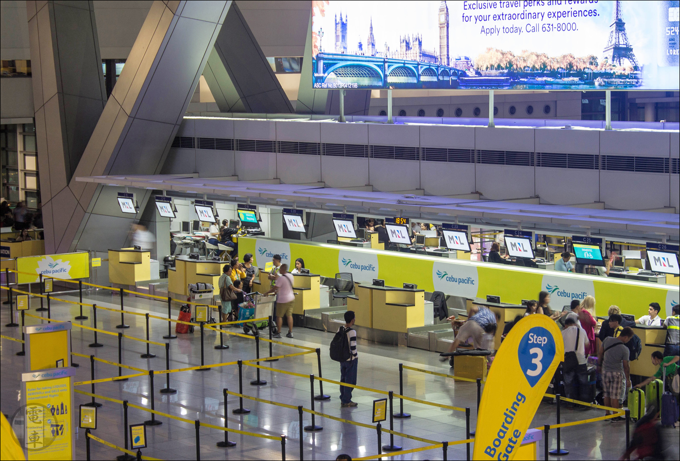 Check-in pultok a manilai Ninoy Aquino nemzetközi repülőtér 3-as termináljában.