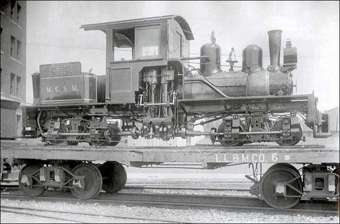 Az ausztrál Moreton Central Sugar Mill számára készült LIMA gyártmányú SHAY 13t típusú gőzmozdony. Hasonló járművet tudhatott magáénak egykoron az Alishan Erdei Vasút is. (Forrás: Starfield Observatory)