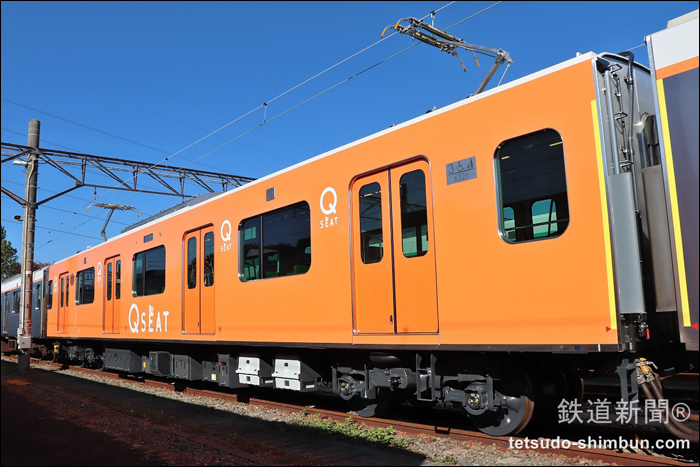 A Tokyu vasúttársaság Oimachi vonalán közlekedő, 7 kocsiból álló 6020-as sorozatú motorvonatokban helyet foglaló DeHa6320 jelű „Q Seat” személykocsi. (Forrás: Tetsudo Shimbun)