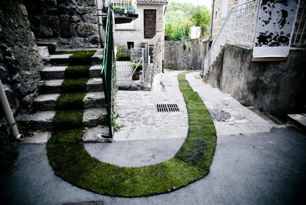 Green-Carpet-In-Jaujac-France1.jpg