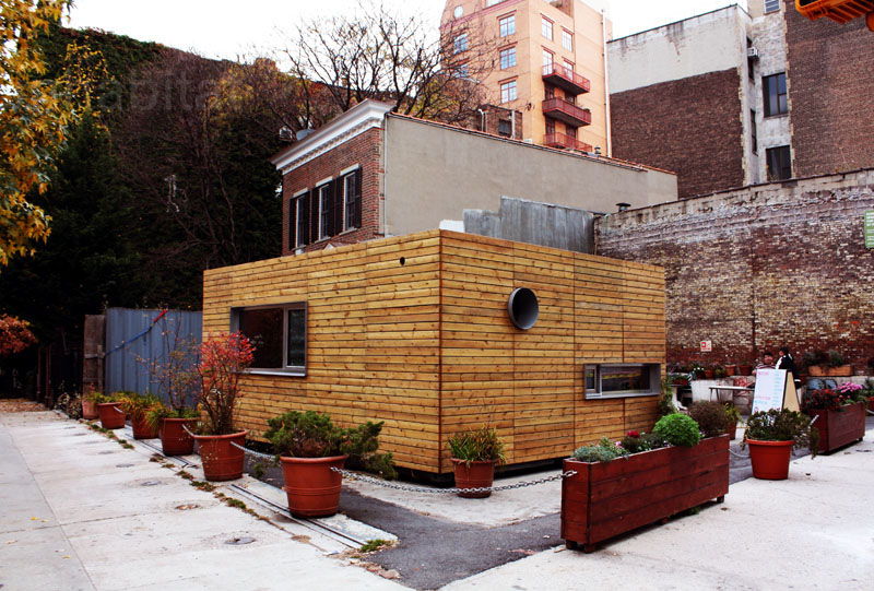 2013-06-20_shipping container home, NYC_3.jpg