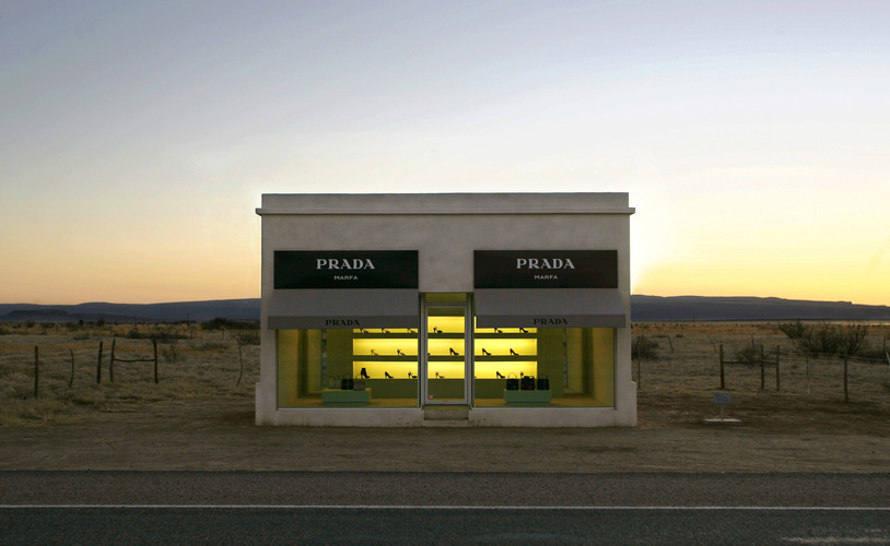 2013-07-02_Prada in desert_1.jpg