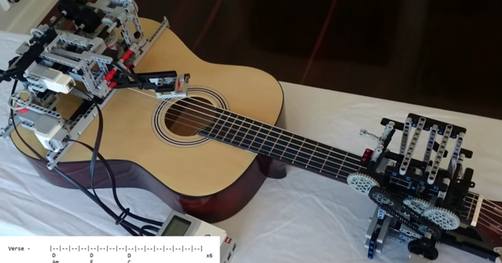Gitárrobot Legóból