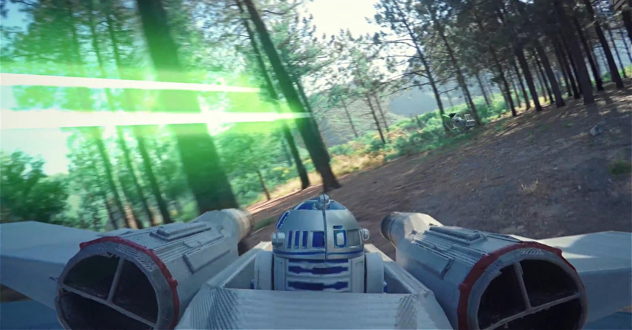 Lenyűgöző Star Wars űrhajós jelenetet forgattak drónok segítségével