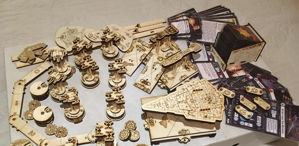 Egy elvetemült rajongó fából készítette el a Star Wars Armada űrcsatajátékot