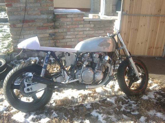 plzltn: motor 001