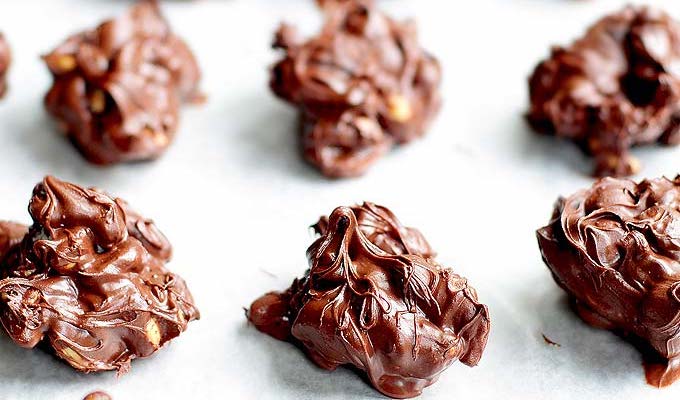 dark-chocolate-cashew-clusters-2.jpg
