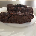 Cukor- és gluténmentes csokis brownie cukkiniből