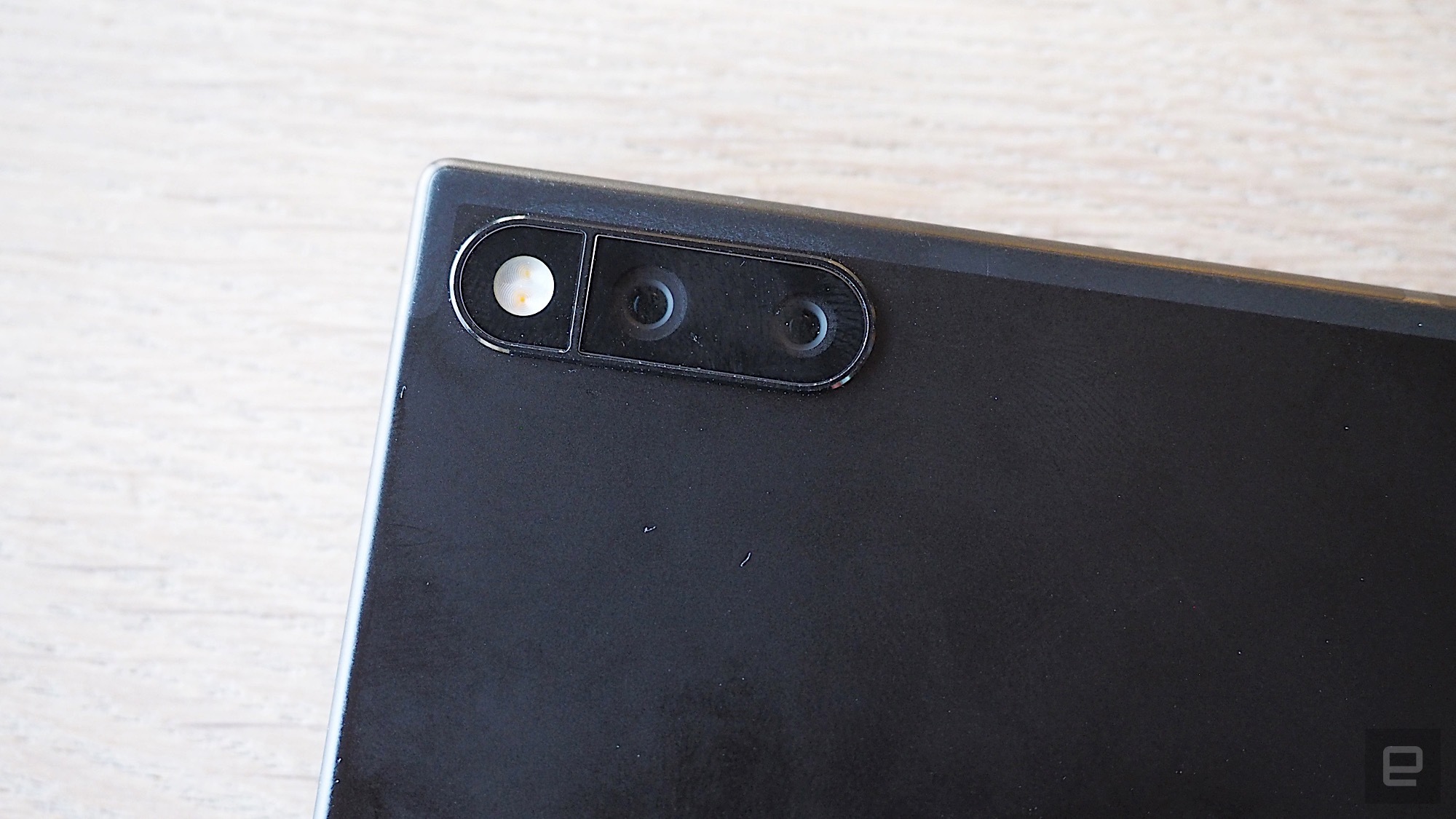 razerphone12-1.jpg