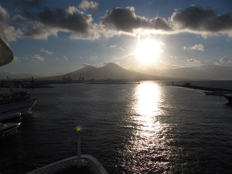 vesuvius-200805_340.jpg