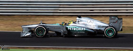 DIphoto: Mercedes