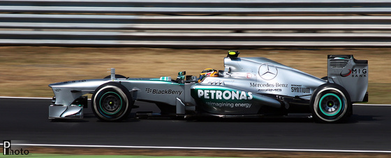 DIphoto: Mercedes