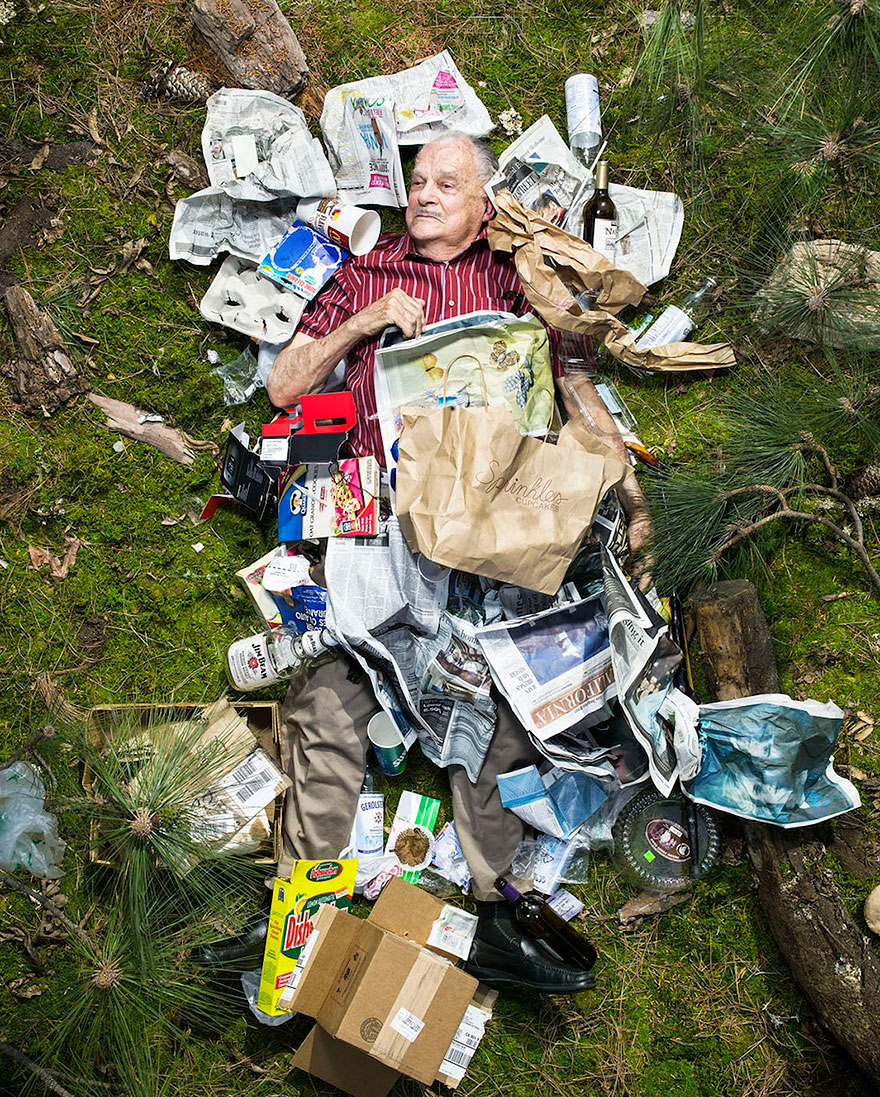 7-days-of-garbage-environmental-photography-gregg-segal-6.jpg