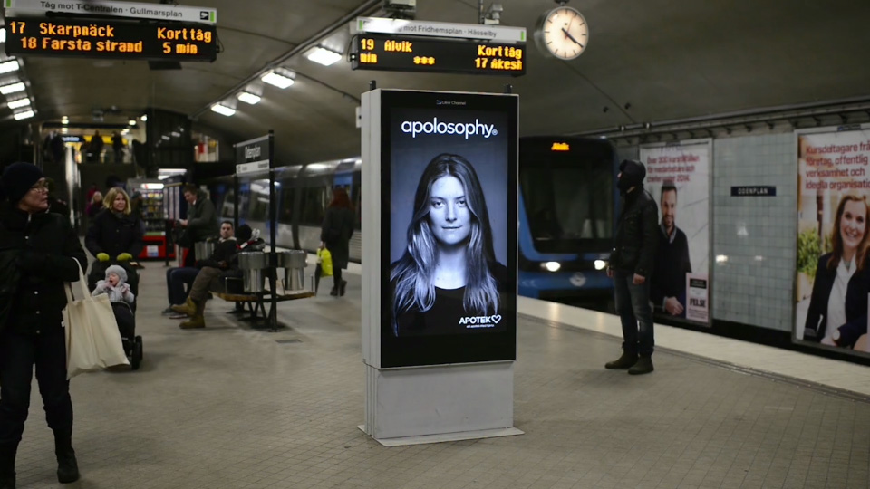 Apotek-Hjaertat-Wind-Blowing-Subway-Ad.jpg