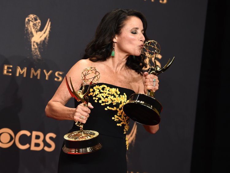 Forrás: www.thisisinsider.com<br /><br />Julia Louis-Dreyfus, mint legjobb színésznő vígjátéksorozat kategóriában.