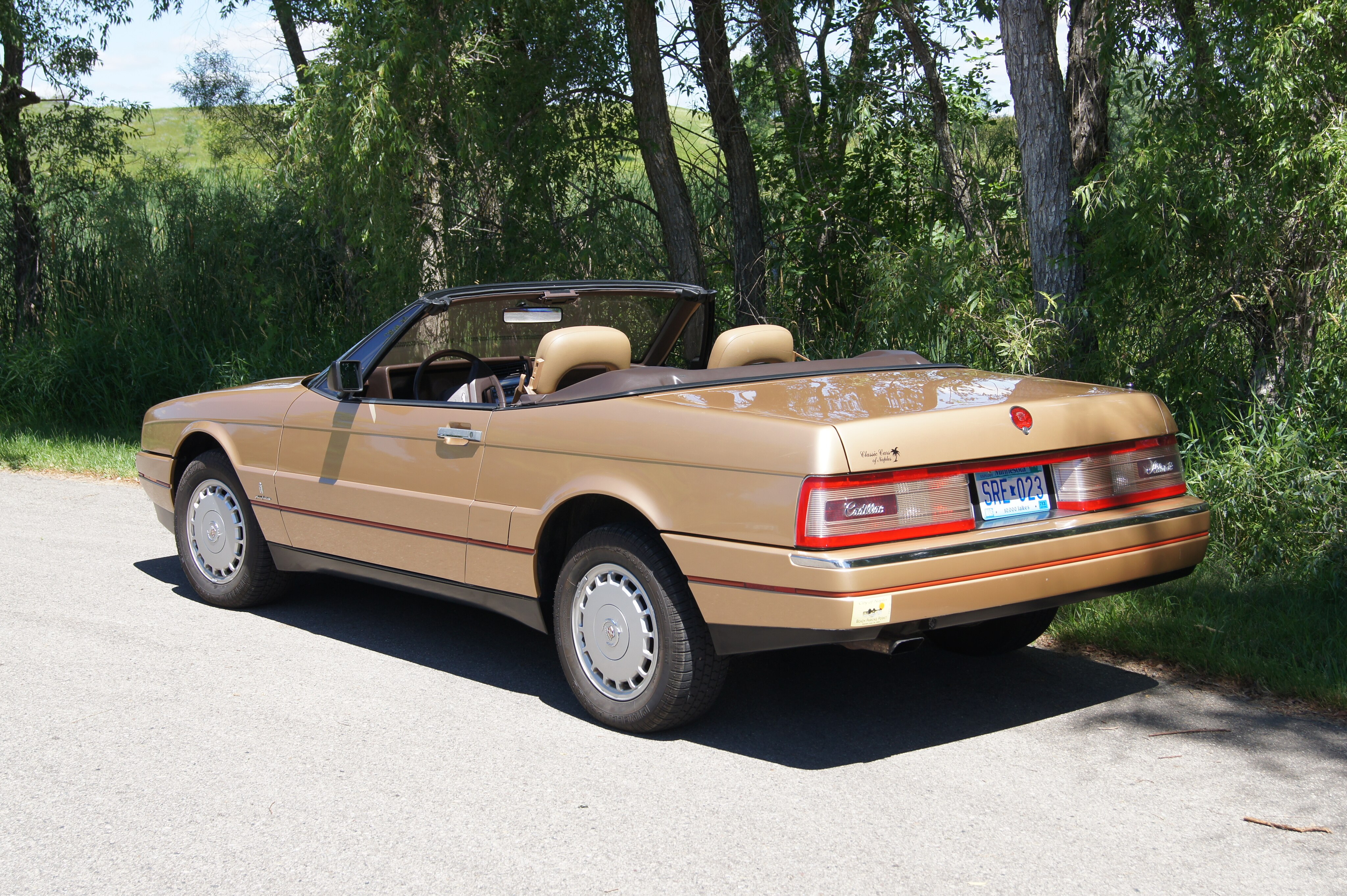 4096px-87_cadillac_allante_9456389554.jpg