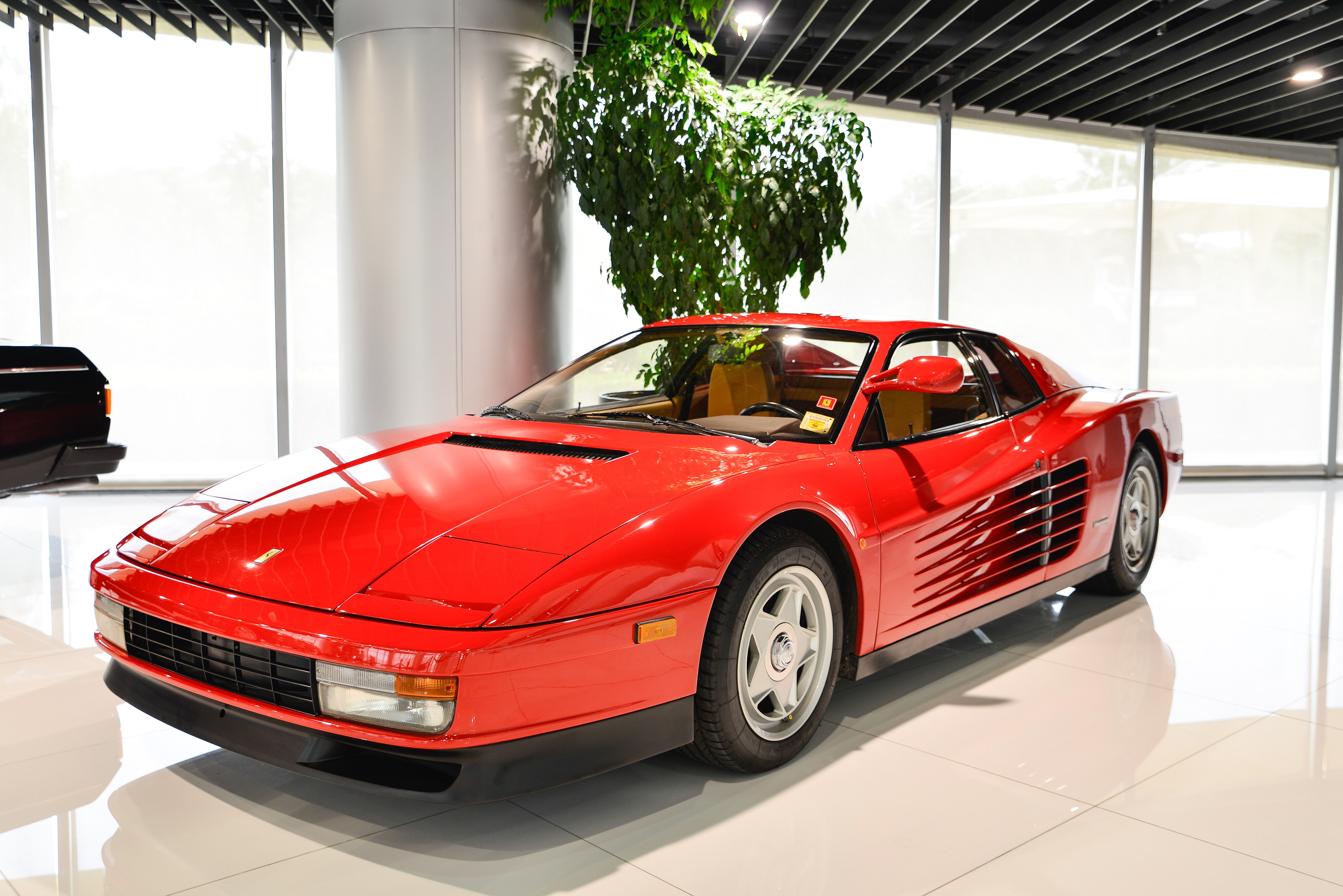 4096px-ferrari_testarossa_14686650099.jpg