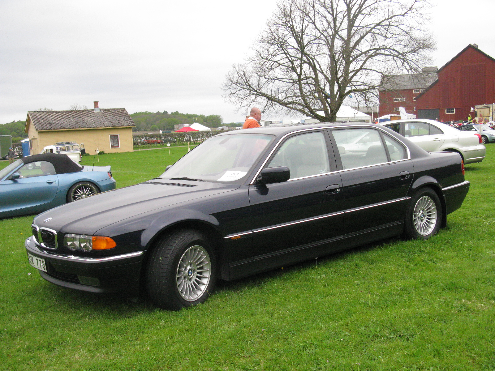 bmw_750il_e38_8754882088.jpg