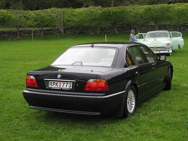 bmw_750il_e38_8754882198.jpg