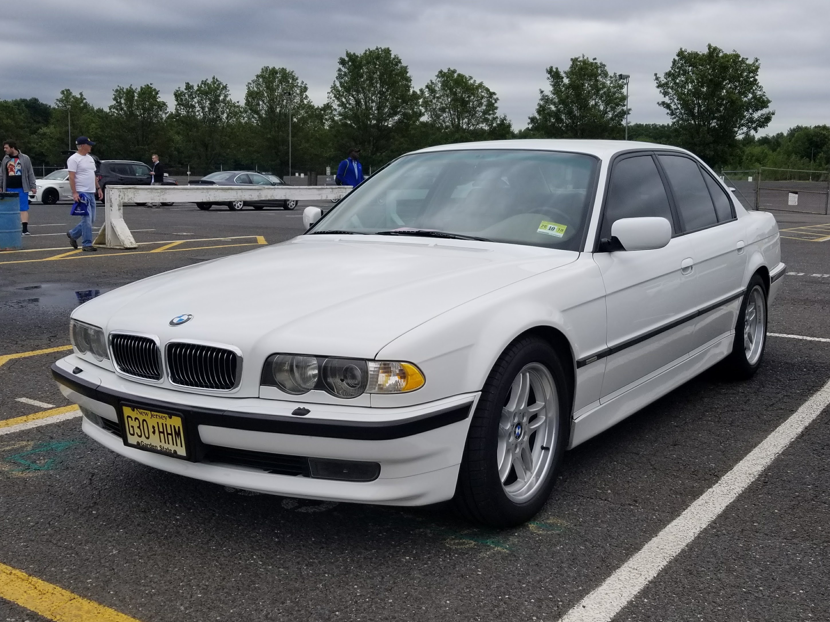 bmw_7_series_e38_2001_sport_in_alpine_white_rgao007.jpg
