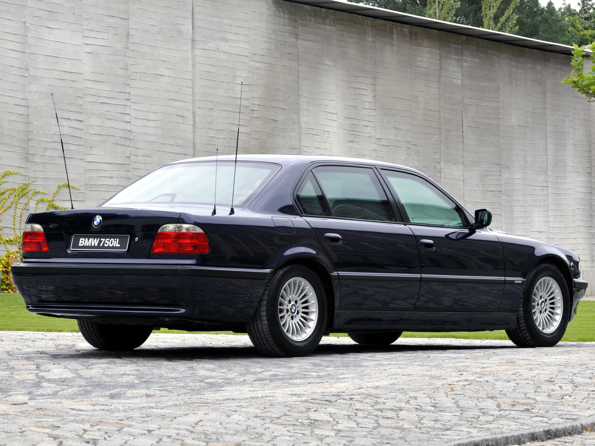 images_bmw_7-series_1998_3.jpg