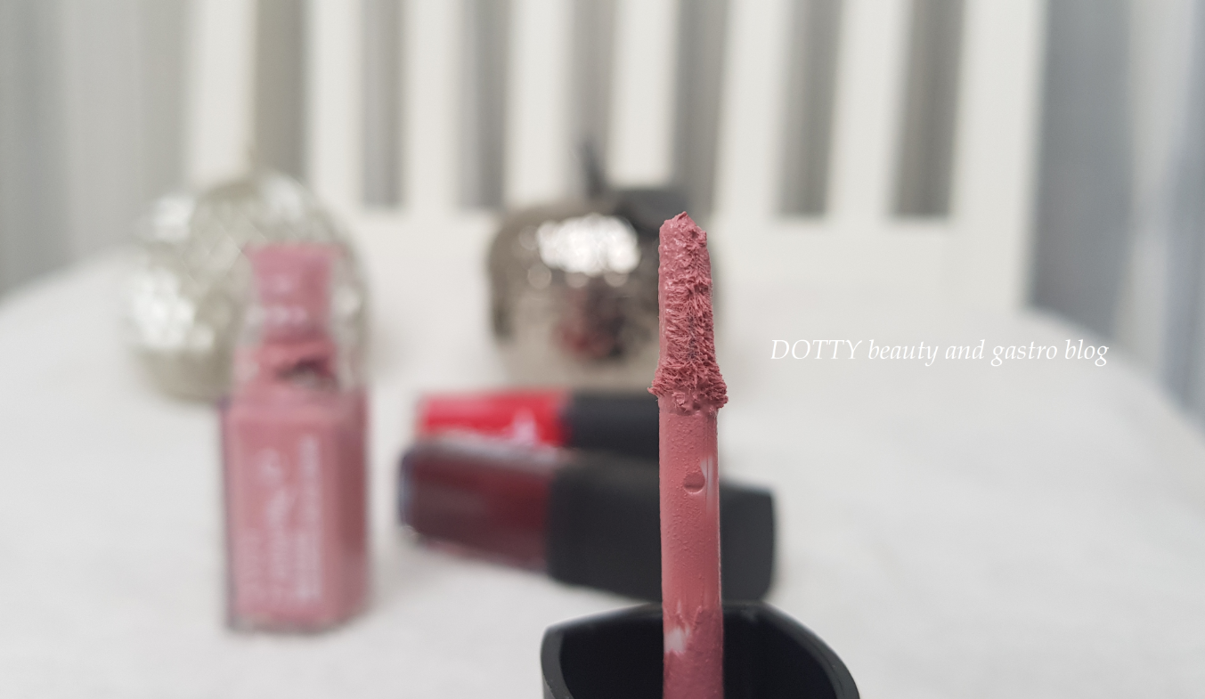 avon_mark_liquid_lip_lacquer_matte_pinking_about_you_2.png