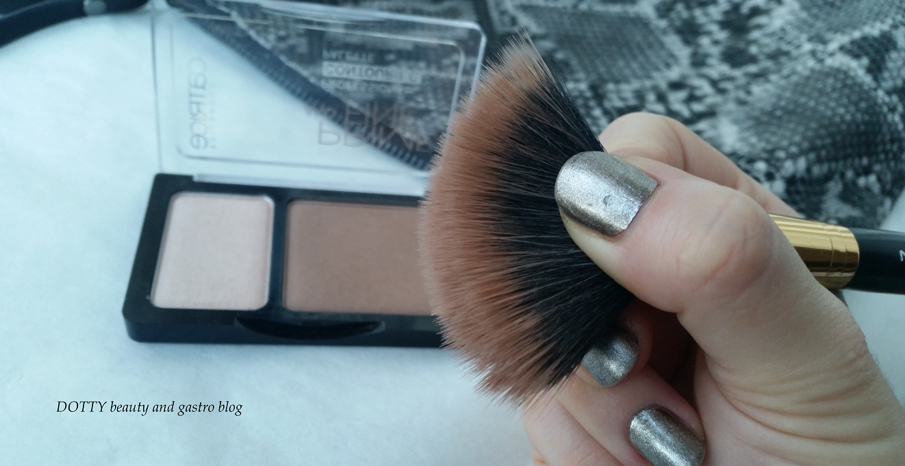 catrice_prime_and_fine_professional_contouring_palette_010_ashy_radiance_7.png
