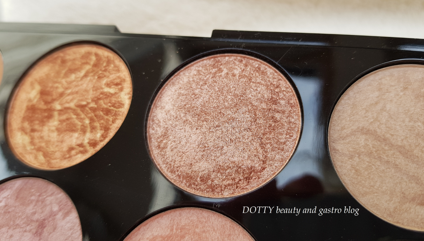 makeup_revolution_blush_palette_02_golden_sugar_11.png