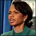 Condoleezza Rice és George W. Bush beszélgetnek....