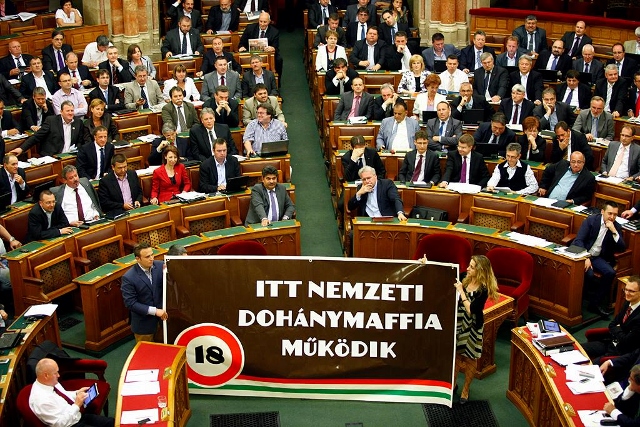 parl-dohánymaffia (640x427).jpg