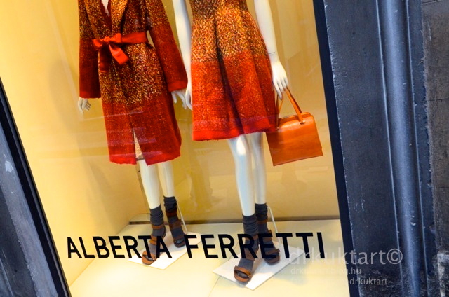 drkuktartflorencefirenzewindowshoppingfashion02.jpg